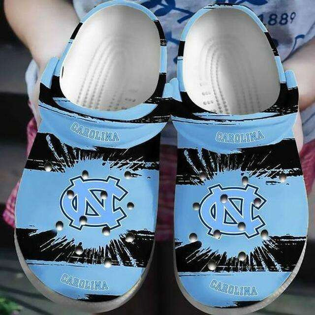 Footwearmerch North Carolina Tar Heels Crocband Clogs