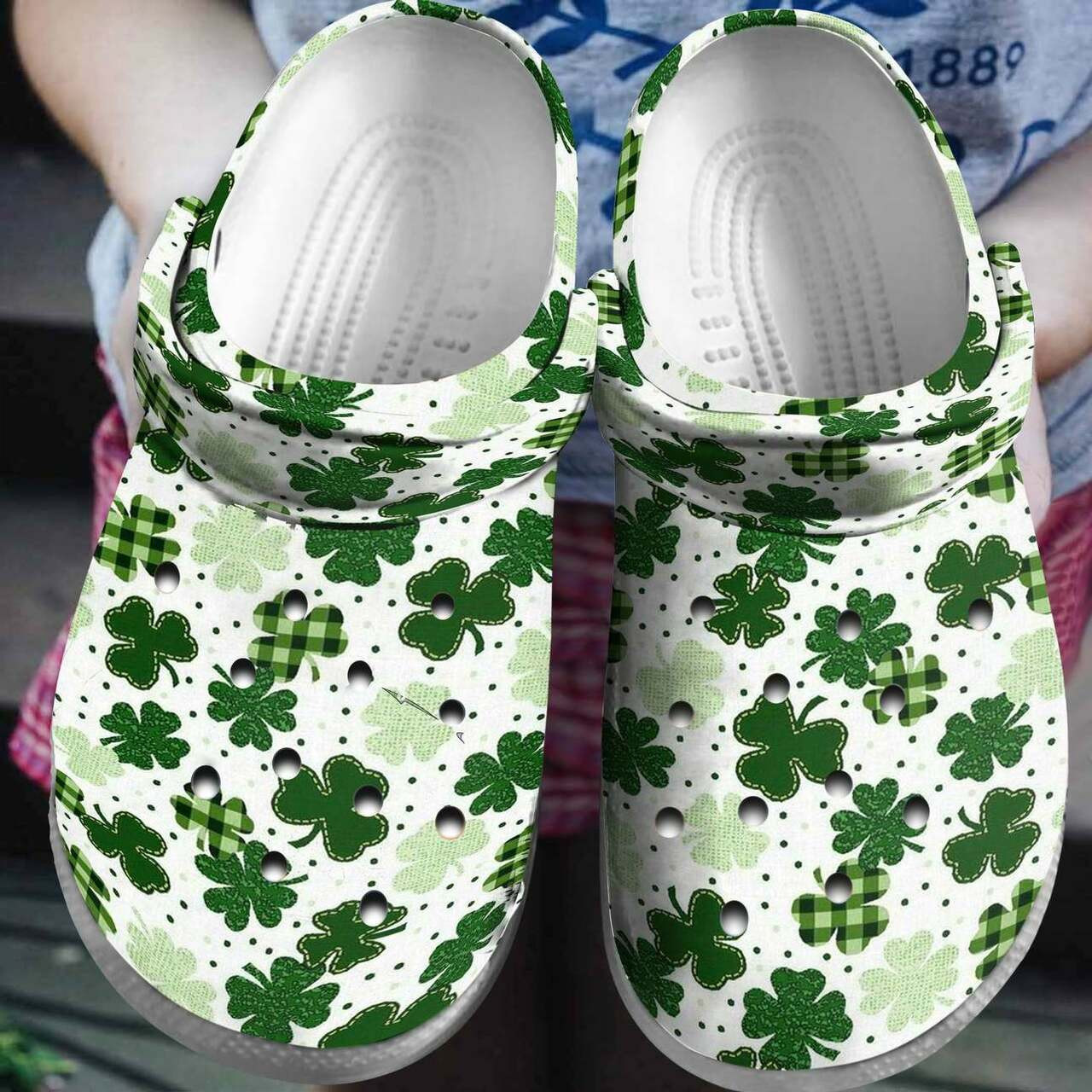 Footwearmerch St Patricks Day Irish Shamrocks Pattern Crocband Shoes
